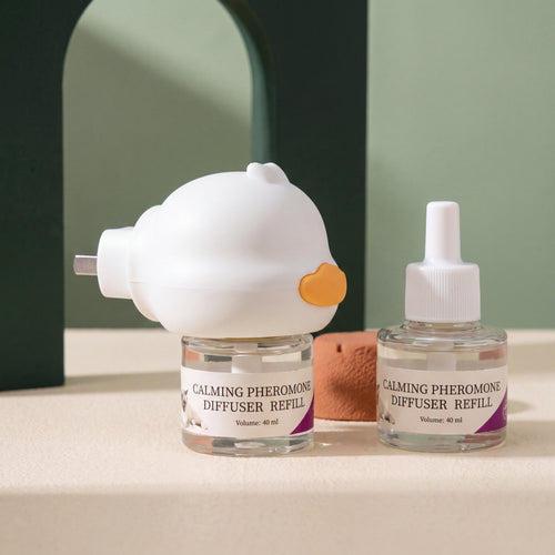 Evasri Cat Calming Diffuser Kit with one plug-in diffuser and two 40 ml refills